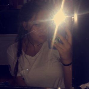 Meet your Posher, Chloe